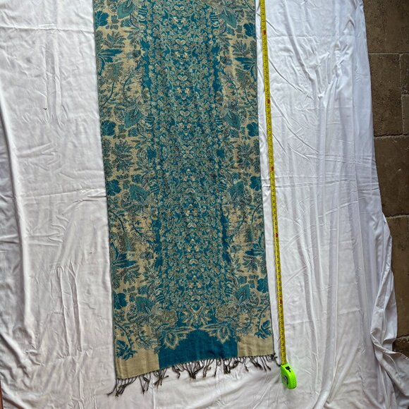 Vintage Scarf - Picture 2 of 4